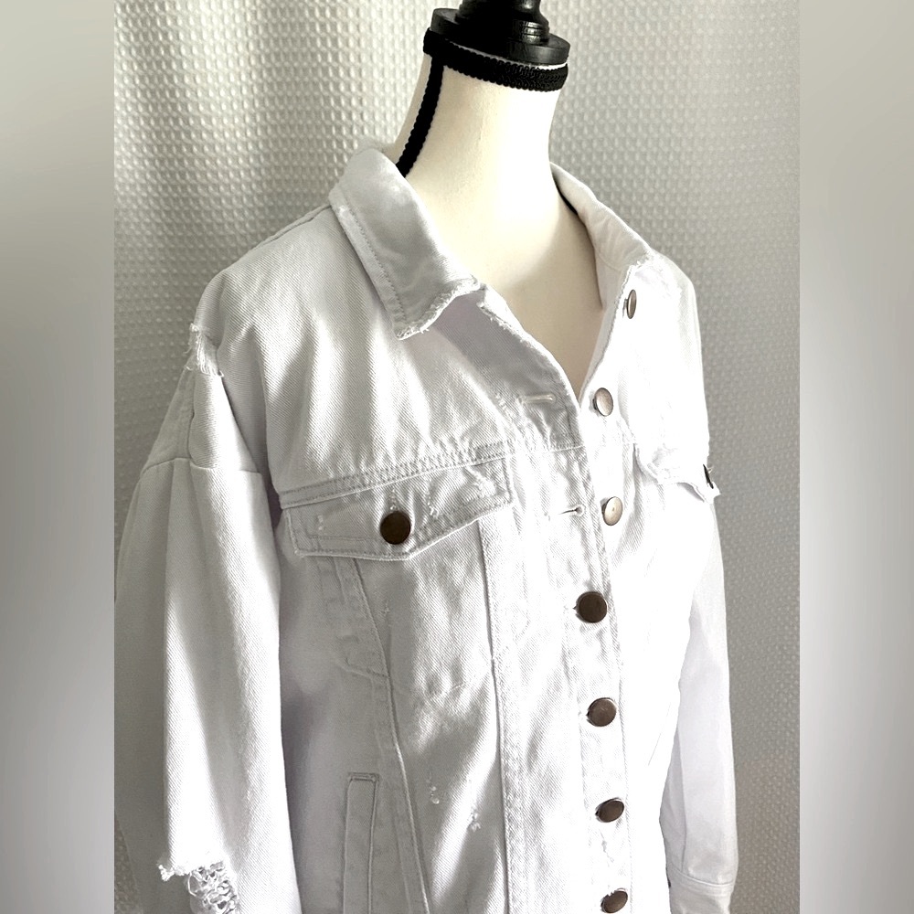 Women’s Oneteaspoon OVERSIZED Distressed White Denim Jacket size XS (fits S-M-L) - Picture 11 of 16